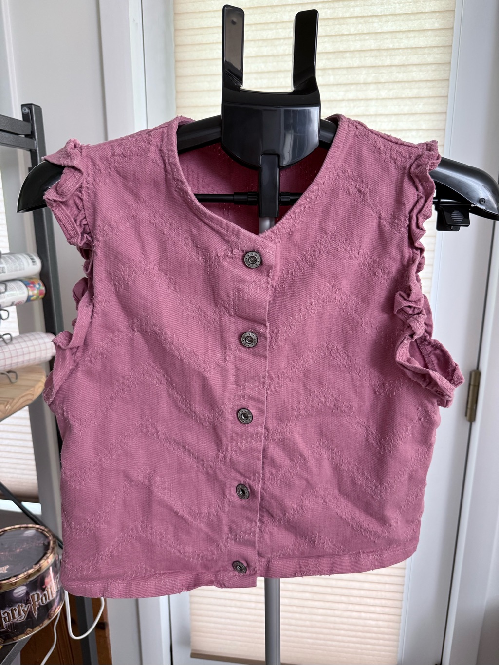 Mauve Pink Denim Button-Front Ruffle Sleeve Cropped Vest Top P2p 18” Italian